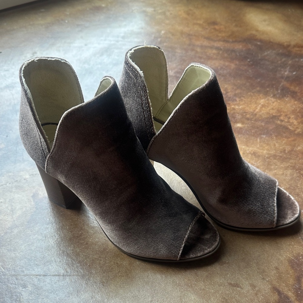 Steve Madden Brown Velvet Heeled Boots